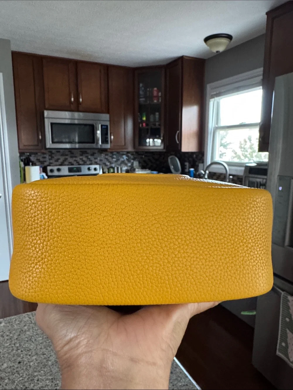 💛Tory Burch 🌻Pebbled Leather Logo Camera Bag - Yellow